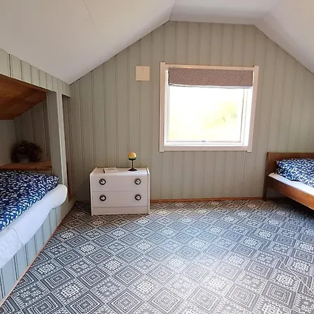 Modern 2-bedroom With Private Garden 別荘