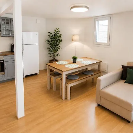 別荘 Modern 2-bedroom With Private Garden *